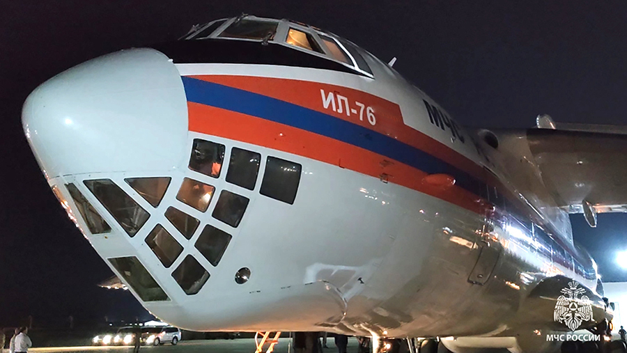 Ил-76 МЧС России доставил в Кабул очередную партию гумпощи (Афганистан)
